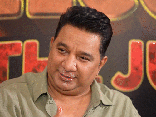 आफताब बोले- शूटिंग से ज्यादा खाने का इंतजार रहता था:डायरेक्टर ने कहा- ऐसा लग रहा था जैसे हम फिल्म नहीं, यादें बना रहे हों