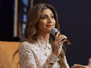 रैपिड फायर राउंड में शिल्पा शेट्टी बोलीं:रेड कार्पेट लुक नहीं, घर का पजामा पसंद है, शाहरुख को सुपरस्टार और सलमान को अच्छा दोस्त बताया