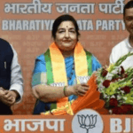 भाजपा सरकार पर भड़कीं सिंगर अनुराधा पौडवाल:कहा- 93 हजार स्कूल बंद पड़े हैं, विश्वगुरु-विश्वगुरु कहना बंद करो या ये नॉनसेंस बंद करो