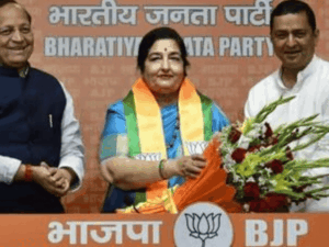 भाजपा सरकार पर भड़कीं सिंगर अनुराधा पौडवाल:कहा- 93 हजार स्कूल बंद पड़े हैं, विश्वगुरु-विश्वगुरु कहना बंद करो या ये नॉनसेंस बंद करो