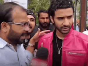 प्रोटेस्ट पर सवाल पूछे जाने पर भड़के राघव जुयाल:कहा- ये पूछने की हिम्मत वहां करो जहां वाकई पूछना चाहिए, बॉयकॉट की मांग पर दिया रिएक्शन