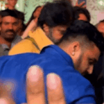 फिल्ममेकर की बेटी के रिसेप्शन में पहुंचे पवन कल्याण:फोटोग्राफर्स को टोका, मंच पर भीड़ लगने से परेशान दिखे गेस्ट, सिक्योरिटी को करनी पड़ी जद्दोजहद