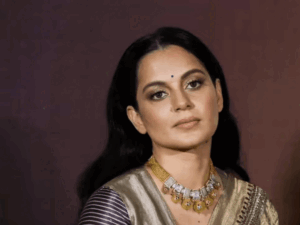 ऋतिक रोशन पर भड़की कंगना रनोट:बोलीं- आग में घी डालने जैसा व्यवहार बंद करें और अपनी पार्टनर को शर्मिंदा न करें