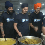 असम में बाढ़ पीड़ितों के बीच पहुंचे रणदीप हुड्डा:लंगर में विस्थापित लोगों को खाना खिलाया, कार्तिक आर्यन ने मदद के लिए ₹1 करोड़ दिए थे
