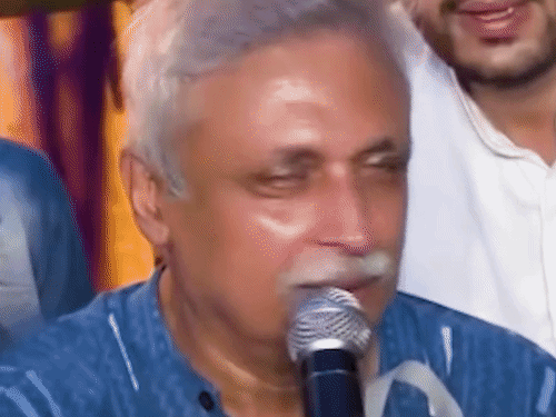 नसीरुद्दीन शाह के बयान पर भड़के पीयूष मिश्रा:CJP प्रोटेस्ट पर सेलेब्स की चुप्पी पर कहा था- जिन कुत्तों के मुंह में हड्डी है वो चुप