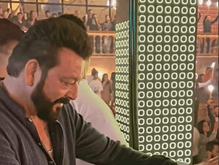 संजय दत्त के क्लब में बजने वाले गानों पर विवाद:बिना इजाजत बज रहे कॉपीराइट वाले गाने, शिकायत मिलने पर बॉम्बे हाई कोर्ट ने लगाई रोक