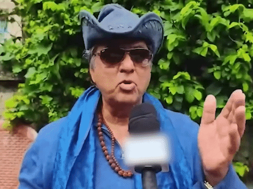 मुकेश खन्ना बोले- जन गण मन हटाओ वंदे मातरम लाओ:राष्ट्रगीत और राष्ट्रगान में फर्क भूले, पंजाब सिंध को कहा पंजाब सिंग, 2 और गड़बड़ की