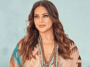 बिपाशा बसु ने प्रेग्नेंसी के बाद ट्रोलिंग झेली:पैपराजी ने खींचीं अजीब तस्वीरें; बोलीं- 40 की उम्र में 20 जैसे फिगर की उम्मीद गलत